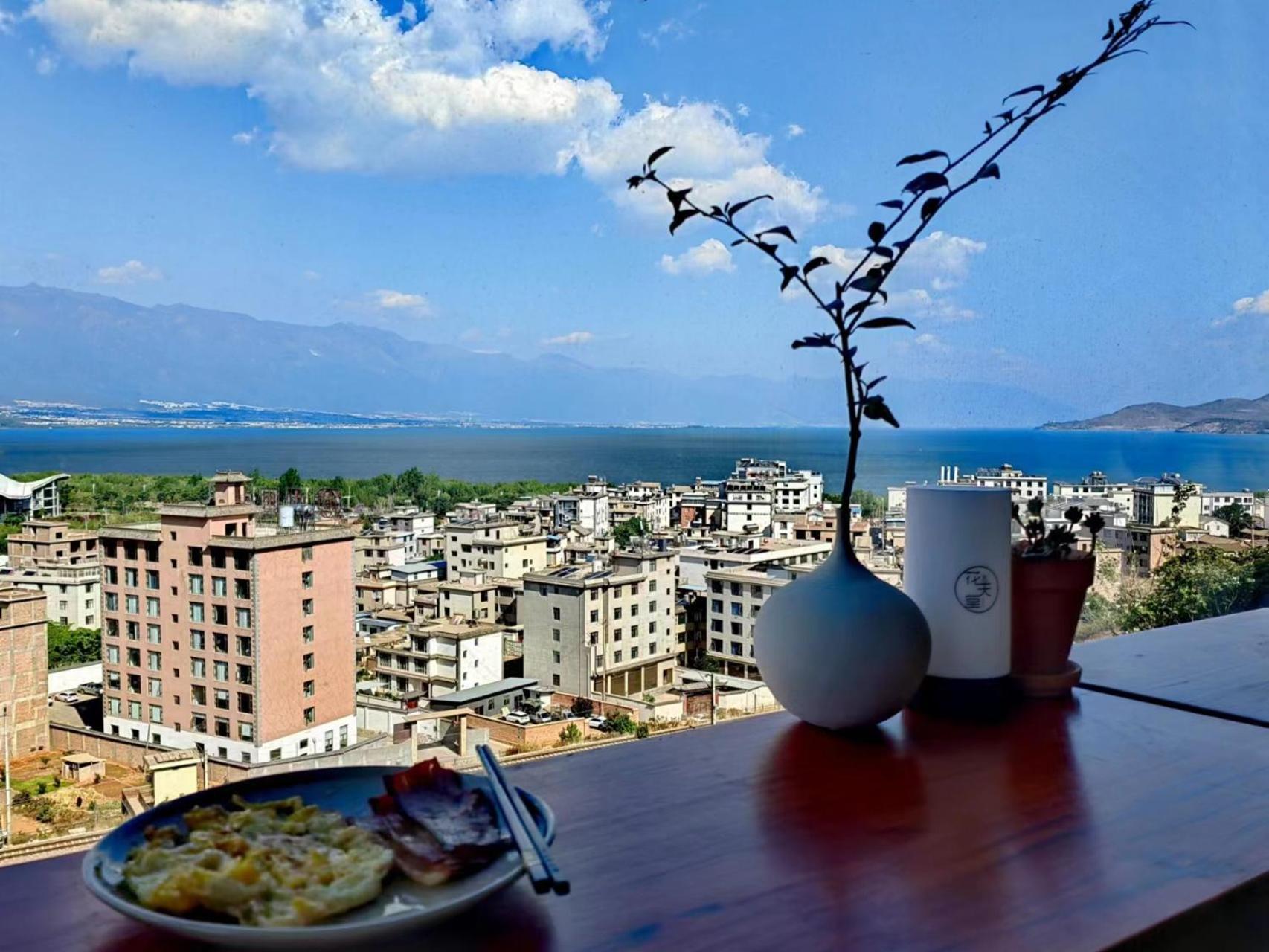 Dali Listening Sea View Villa大理听城海景别墅 المظهر الخارجي الصورة
